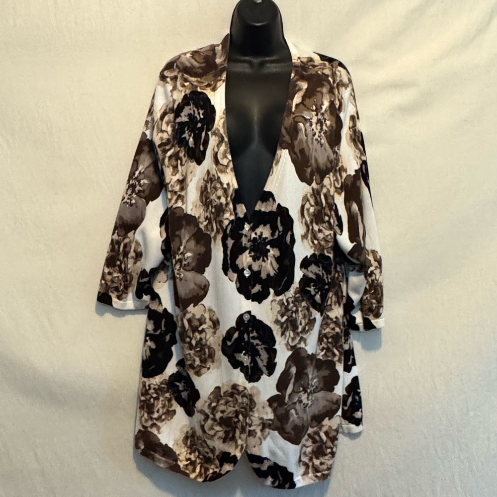 B-8 Isaac Mizrahi‎ PLUS SIZE 3X Cream & Brown Floral 1/2 Sleeve Cardigan Sweater